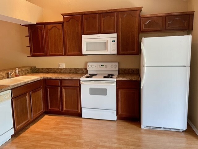 Building Photo - 124 Reserve Cir