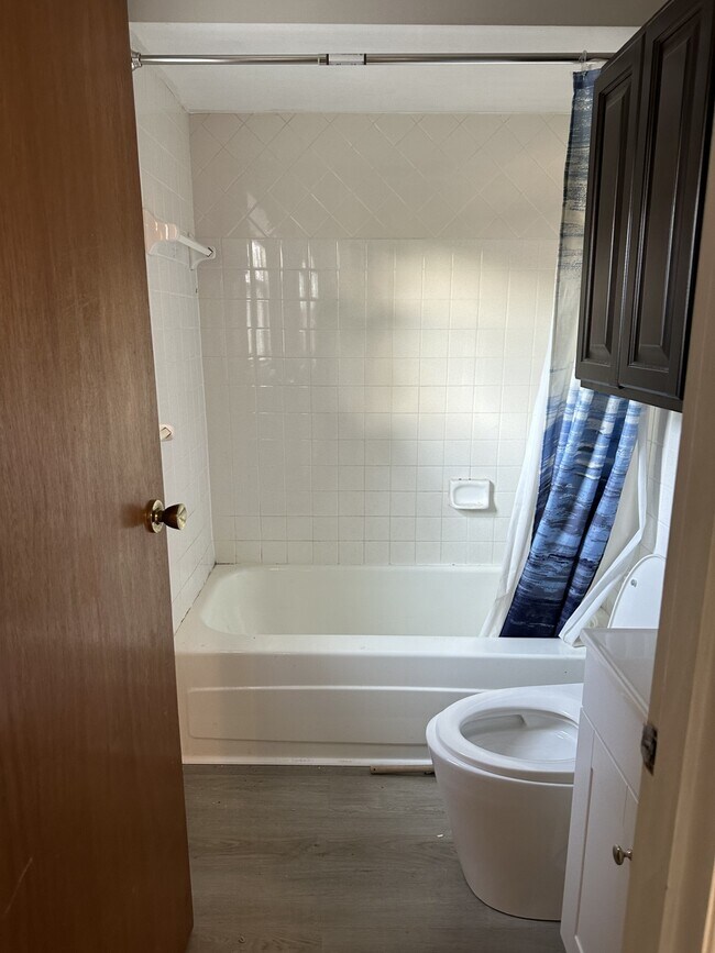 Building Photo - 720 Pool Ave