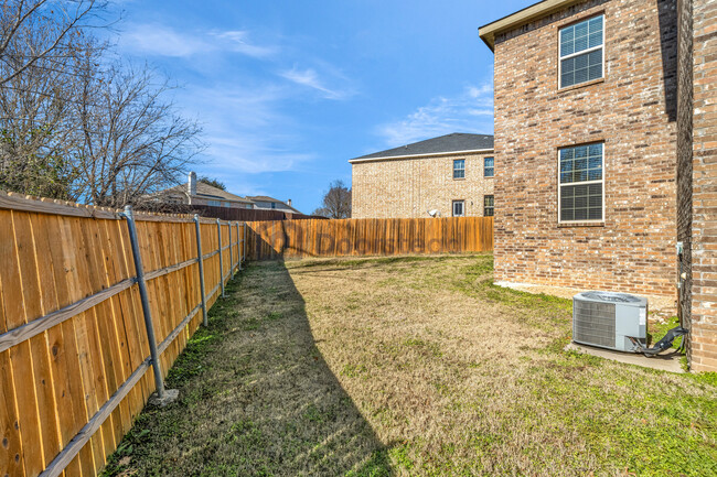 Building Photo - 1934 Timber Oaks Dr