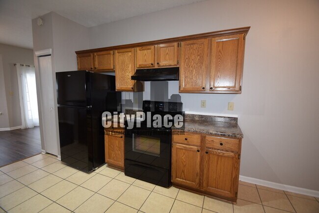 Building Photo - 10394 Lakeland Dr