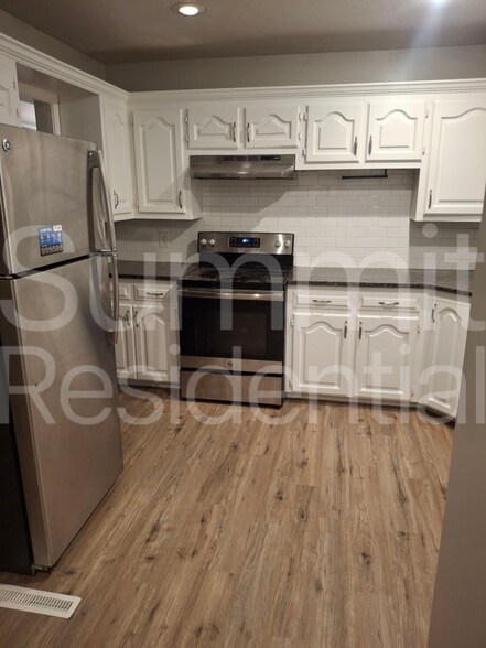 Building Photo - 8001 E 89th Ter