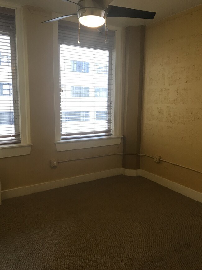 Building Photo - 444 17th St
