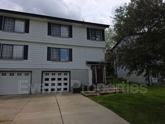 Building Photo - 219 McDivett Dr