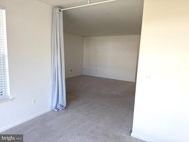 Building Photo - 9610 Eaves Dr