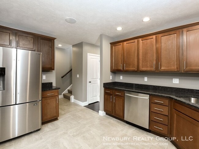 Building Photo - Banksville Place Townhomes