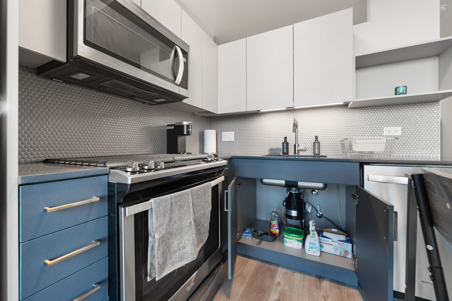 Building Photo - 720 S Wells St