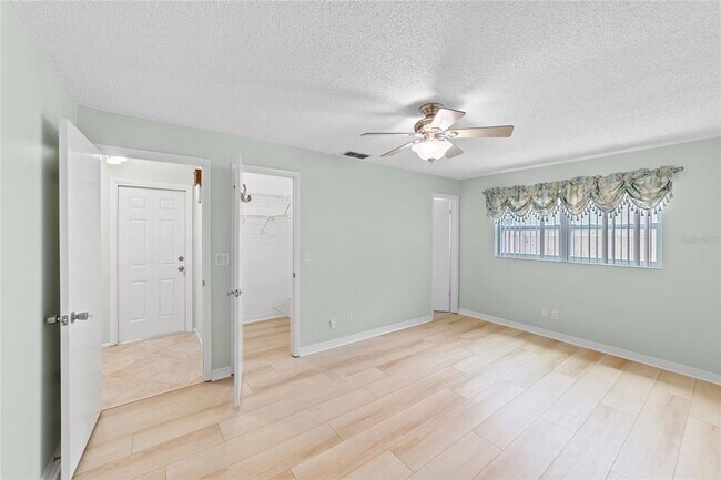 Building Photo - 4243 Chipmunk Dr