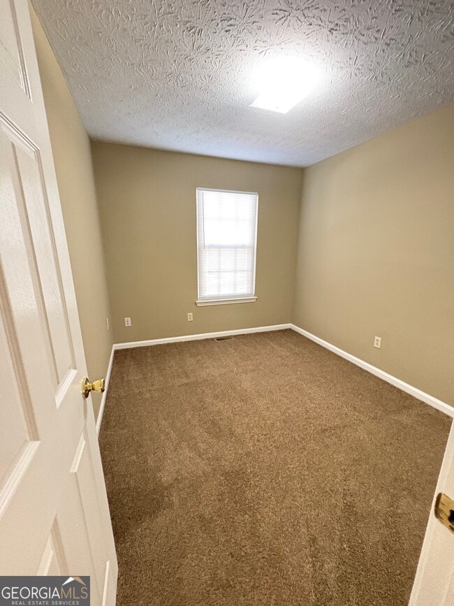 Building Photo - 422 Bainbridge Dr