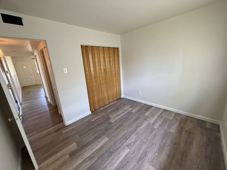Building Photo - 651 Southwell Ln