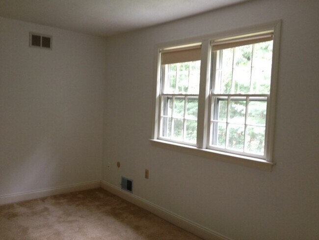 Building Photo - 93 Drummer Rd
