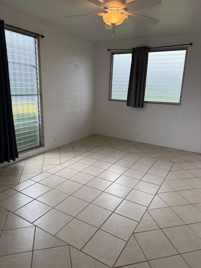 Building Photo - Ewa Beach Townhouse