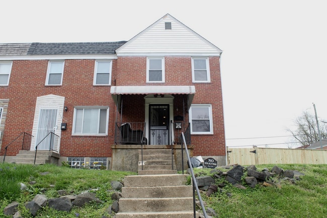 Building Photo - 500 Lucia Ave