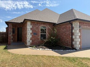 Building Photo - 3-bedroom, 2-bath home with a dedicated study located in The Creeks at Wimberley