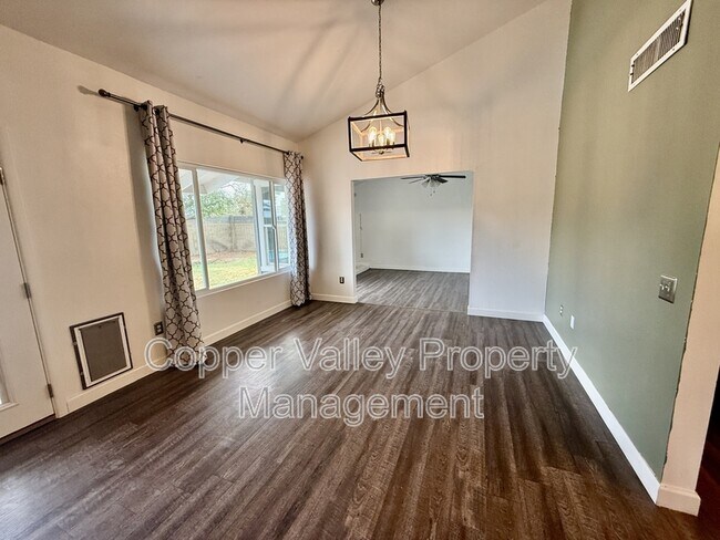 Building Photo - 4415 W Gelding Dr