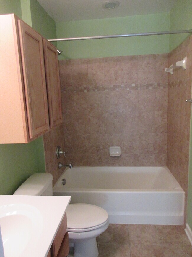 Building Photo - 469 Rolkin Rd