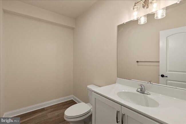 Building Photo - 264 W Ashland St