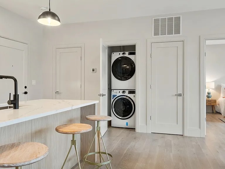 Building Photo - 85 Myrtle St