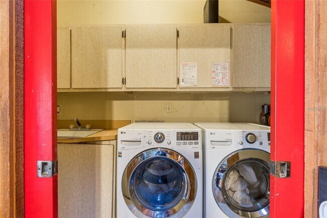 Building Photo - 5128 Lido St