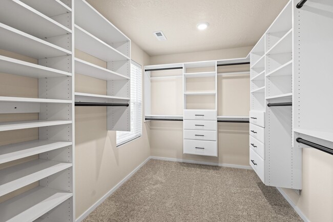 Building Photo - 2022 Built Charming 4-Bedroom Retreat with Scenic Views just 15 minutes west from downtown Spokane