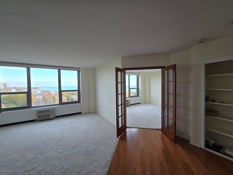 Building Photo - 1550 N Lake Shore Dr