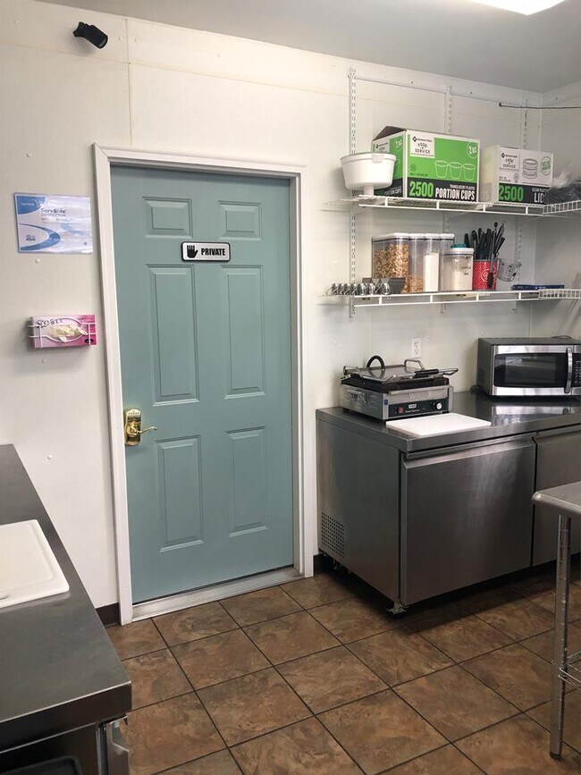 Building Photo - 25514 E Main St