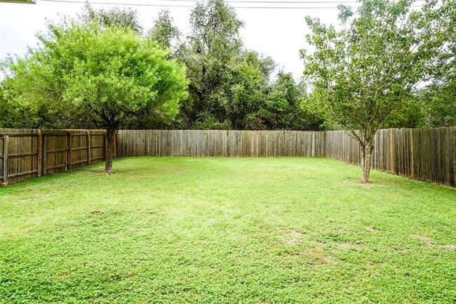 Building Photo - 14501 Ballycastle Trail