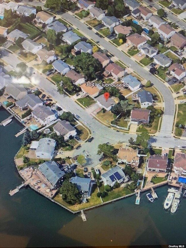 Building Photo - 3049 Clubhouse Rd