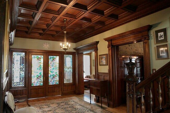 Building Photo - 820 1st St N