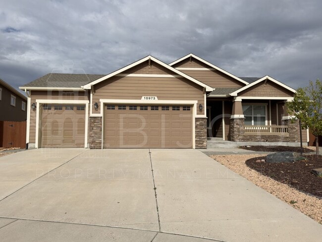Building Photo - Large Well-Maintained Peyton Home