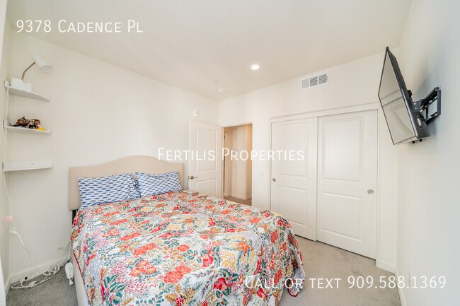 Building Photo - 9378 Cadence Pl