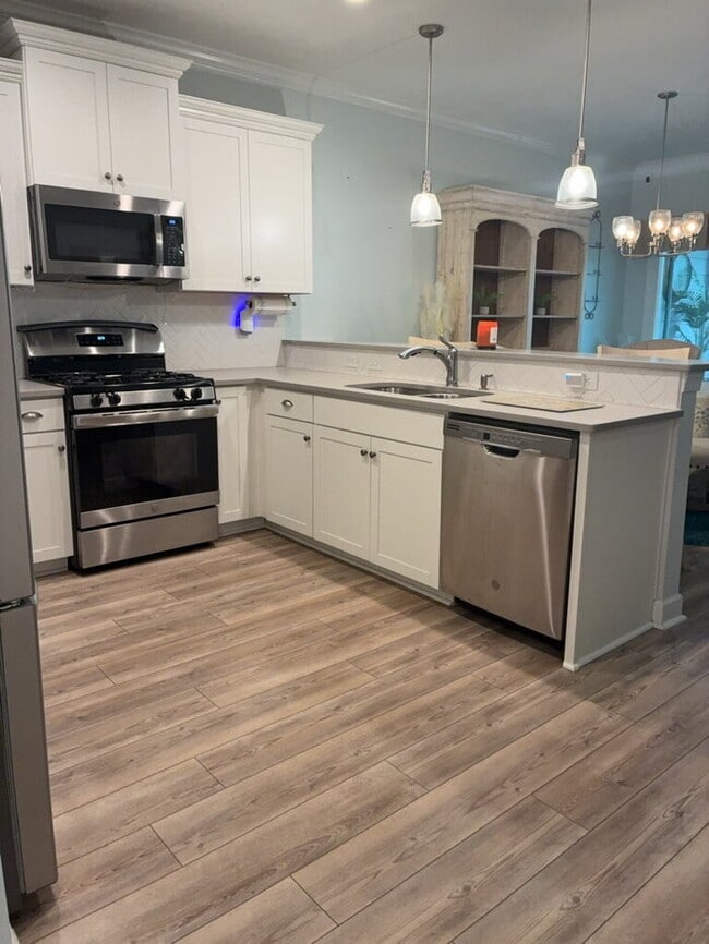 Building Photo - 222 Nautique Ct