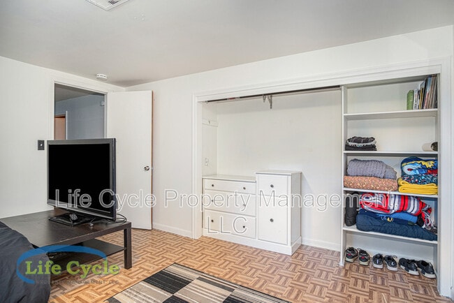 Building Photo - 1546 7th St NW