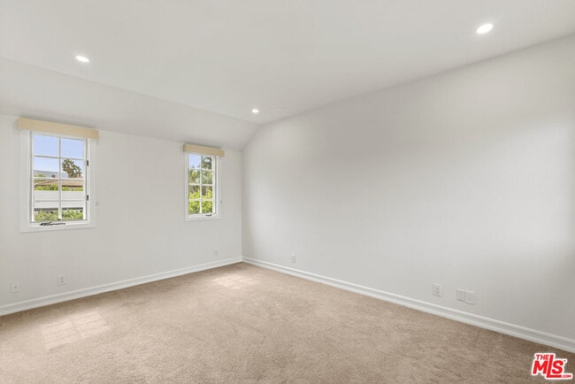 Building Photo - 18339 Linnet St