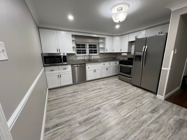 Building Photo - 146 Westward Ho Dr