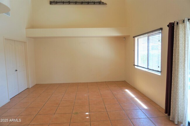 Building Photo - 950 Leonard Wood St