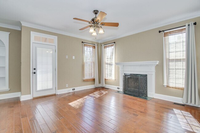 Building Photo - Large 3 Story Home in Evans!