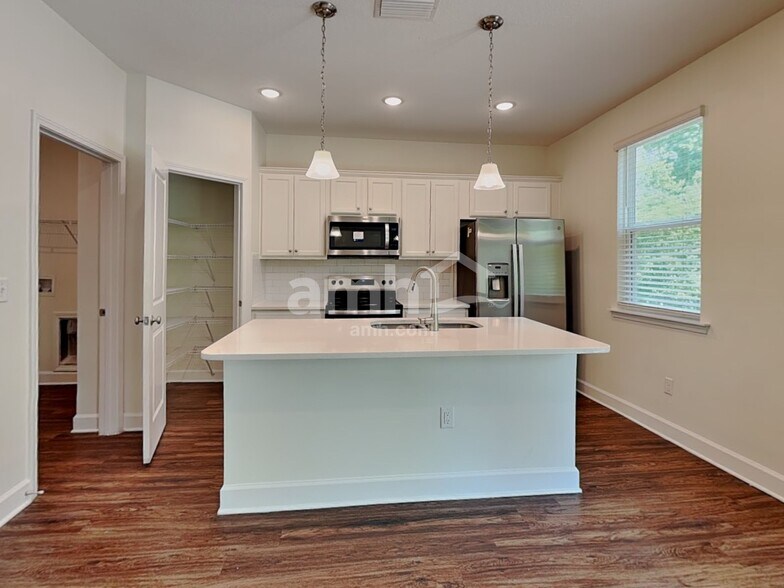 Building Photo - 12277 Sapp Rd