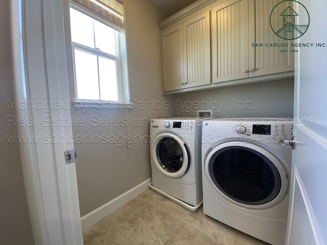 Building Photo - Three Bed Home in New Marina Development