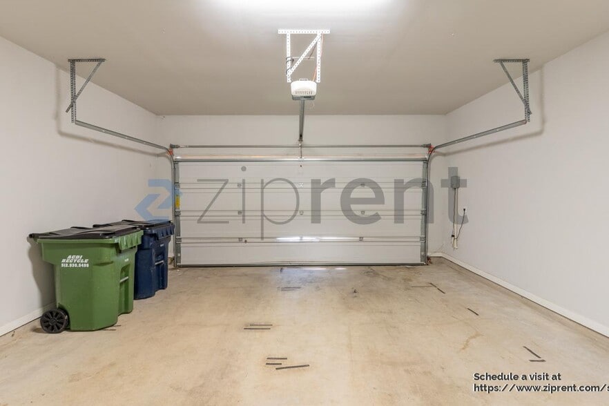 Building Photo - 2533 Pecan Island Dr