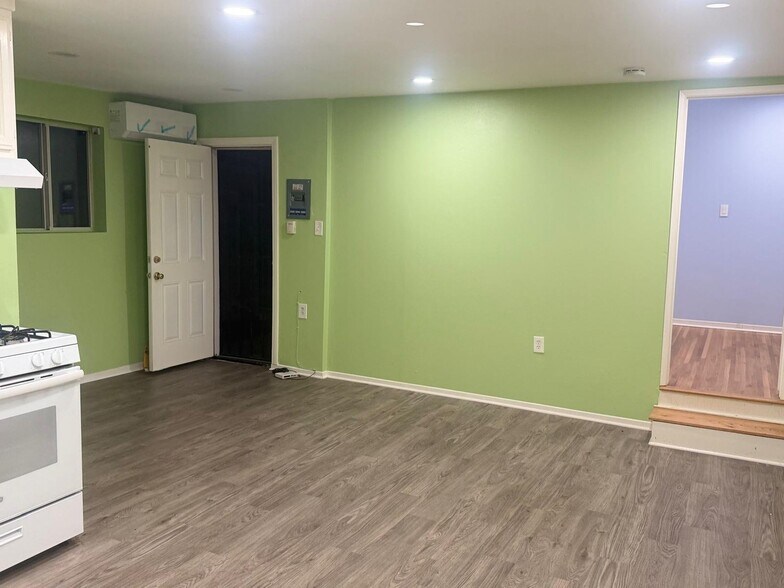 Building Photo - 1317 S Ardilla Ave