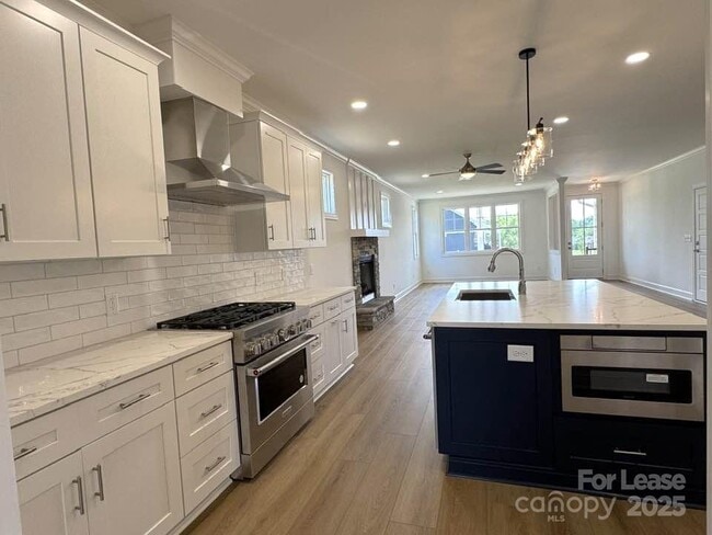 Building Photo - 8070 Blackwood Rd