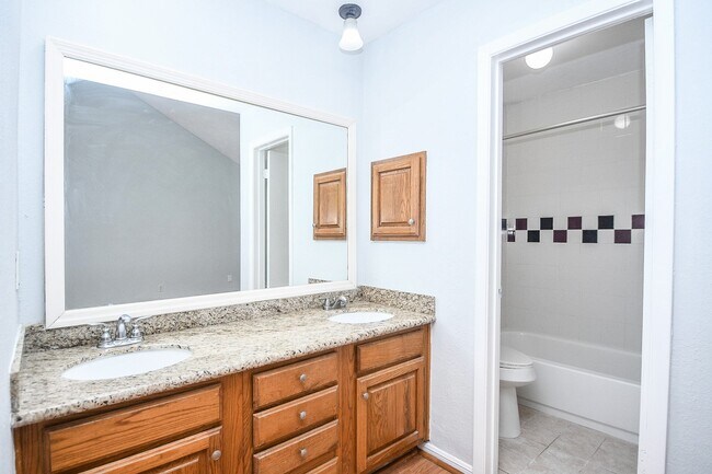 Building Photo - 2430 Long Reach Dr