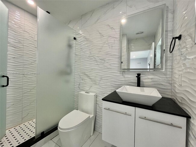 Building Photo - 575 NE 179th Dr