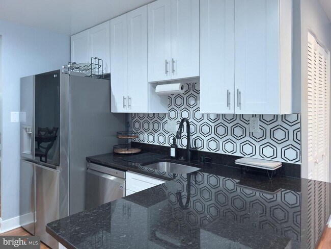 Building Photo - 12826 Camellia Dr