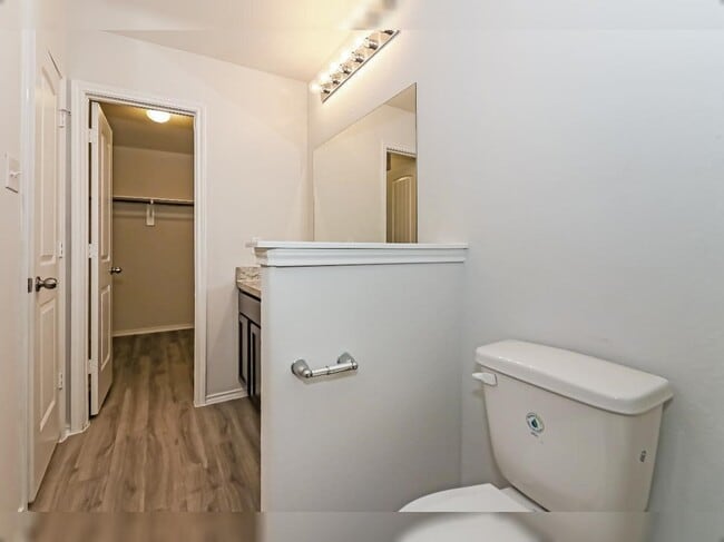 Building Photo - 16906 Andrew Nook Ln