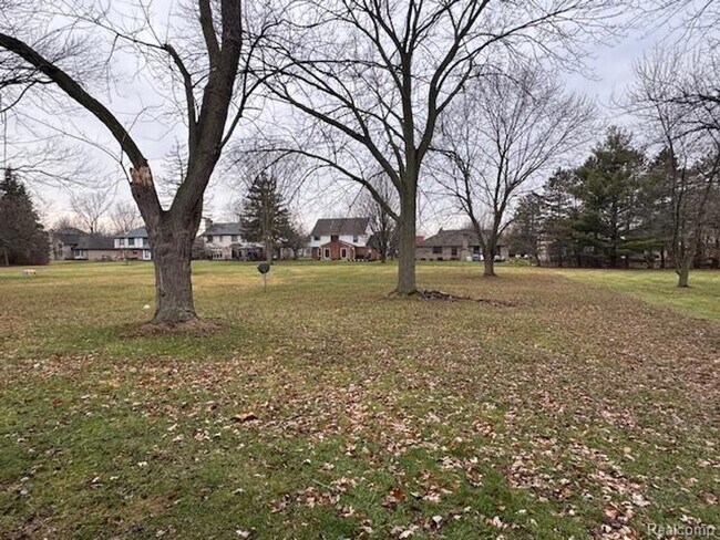 Building Photo - WELCOME TO THIS BEAUTIFULLY UPDATED, LIGHT-FILLED RANCH HOME IN TROY 4 BEDROOMS 2 BATHS SITTING O...