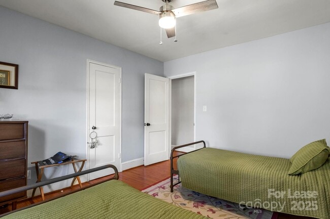 Building Photo - 2917 Forest Park Dr