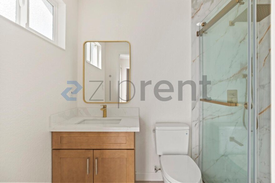 Building Photo - 3066 Nightingale Pl