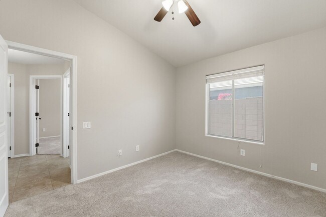 Building Photo - Welcome to this well-maintained 3-bedroom, 2-bath home in Gilbert, AZ!