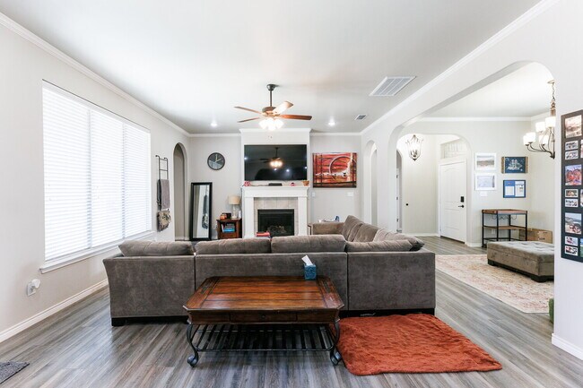Building Photo - Spacious 4 Bed Home Near Frenship Schools | Modern Build | 2022 Construction